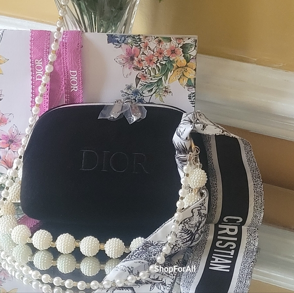 - Dior - Picture 3 of 16